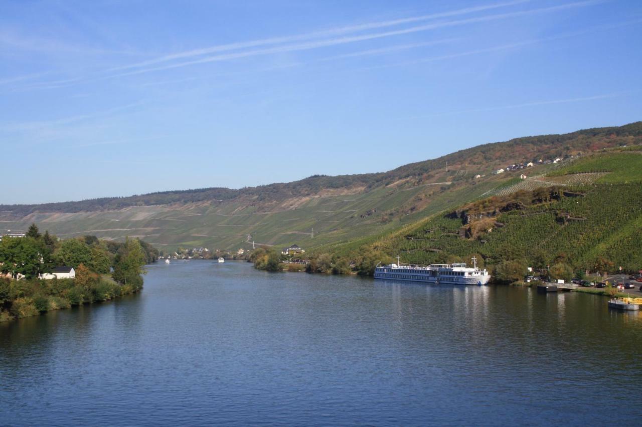 Weingut Mathy-Schanz Osann-Monzel Buitenkant foto